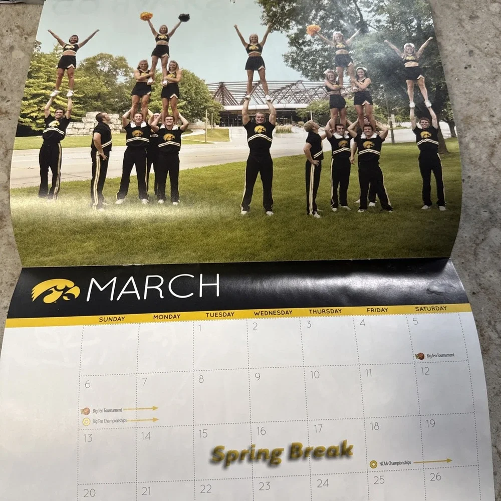 University Of Iowa SPIRIT SQUADS 2010-2011 Cheerleading Herkey Dance Team‎